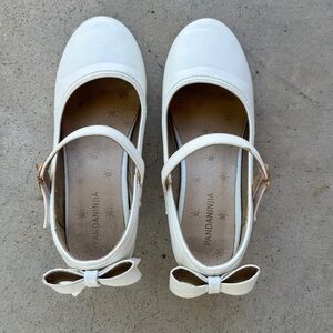 Girls Size 2 Low Profile White Heels - Dress shoes for wedding